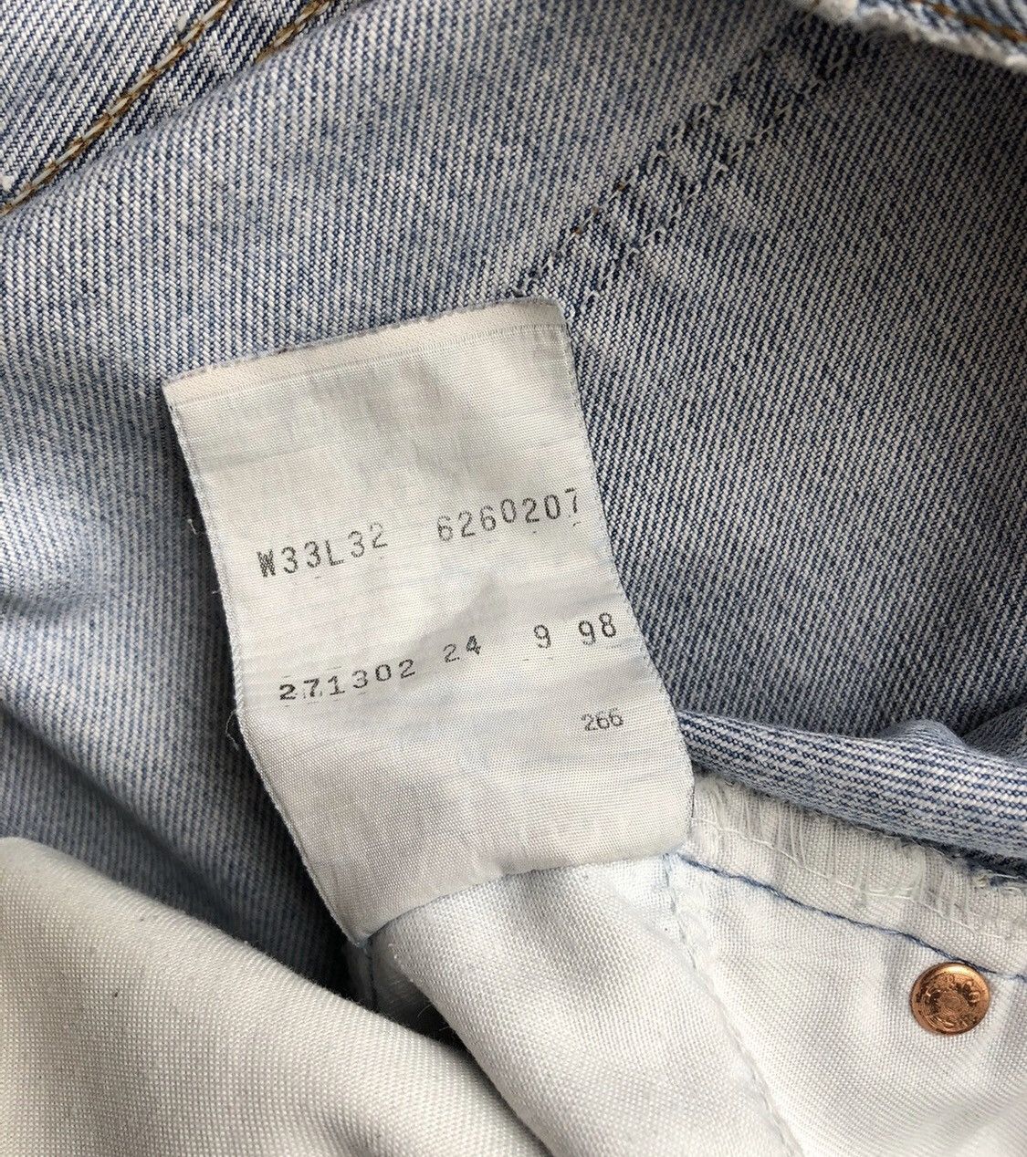 Levi's Classic Levis Strauss 501 x custom “kiss” blue denim jeans 👖 Size US 32 / EU 48 - 6 Thumbnail