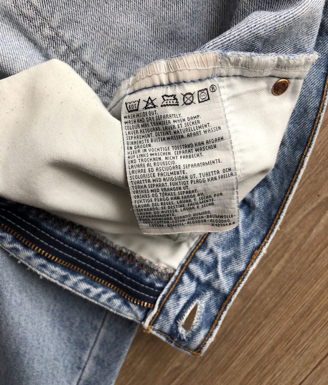 Levi's Classic Levis Strauss 501 x custom “kiss” blue denim jeans 👖 Size US 32 / EU 48 - 7 Thumbnail