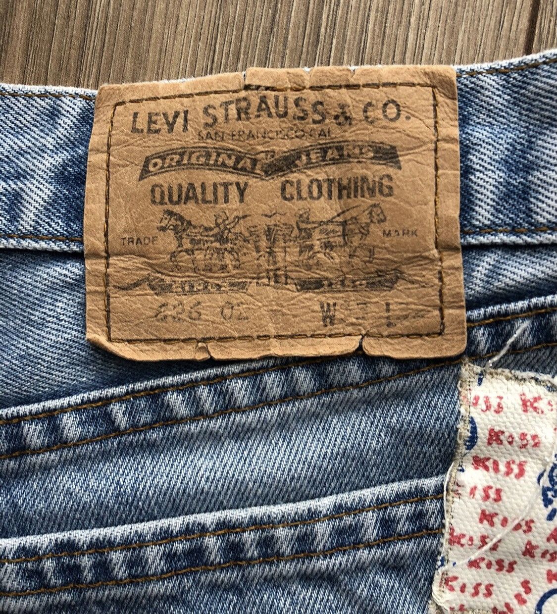 Levi's Classic Levis Strauss 501 x custom “kiss” blue denim jeans 👖 Size US 32 / EU 48 - 8 Thumbnail