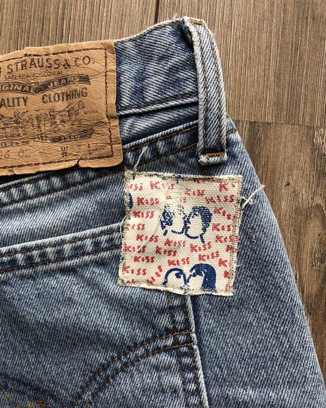 Levi's Classic Levis Strauss 501 x custom “kiss” blue denim jeans 👖 Size US 32 / EU 48 - 9 Thumbnail