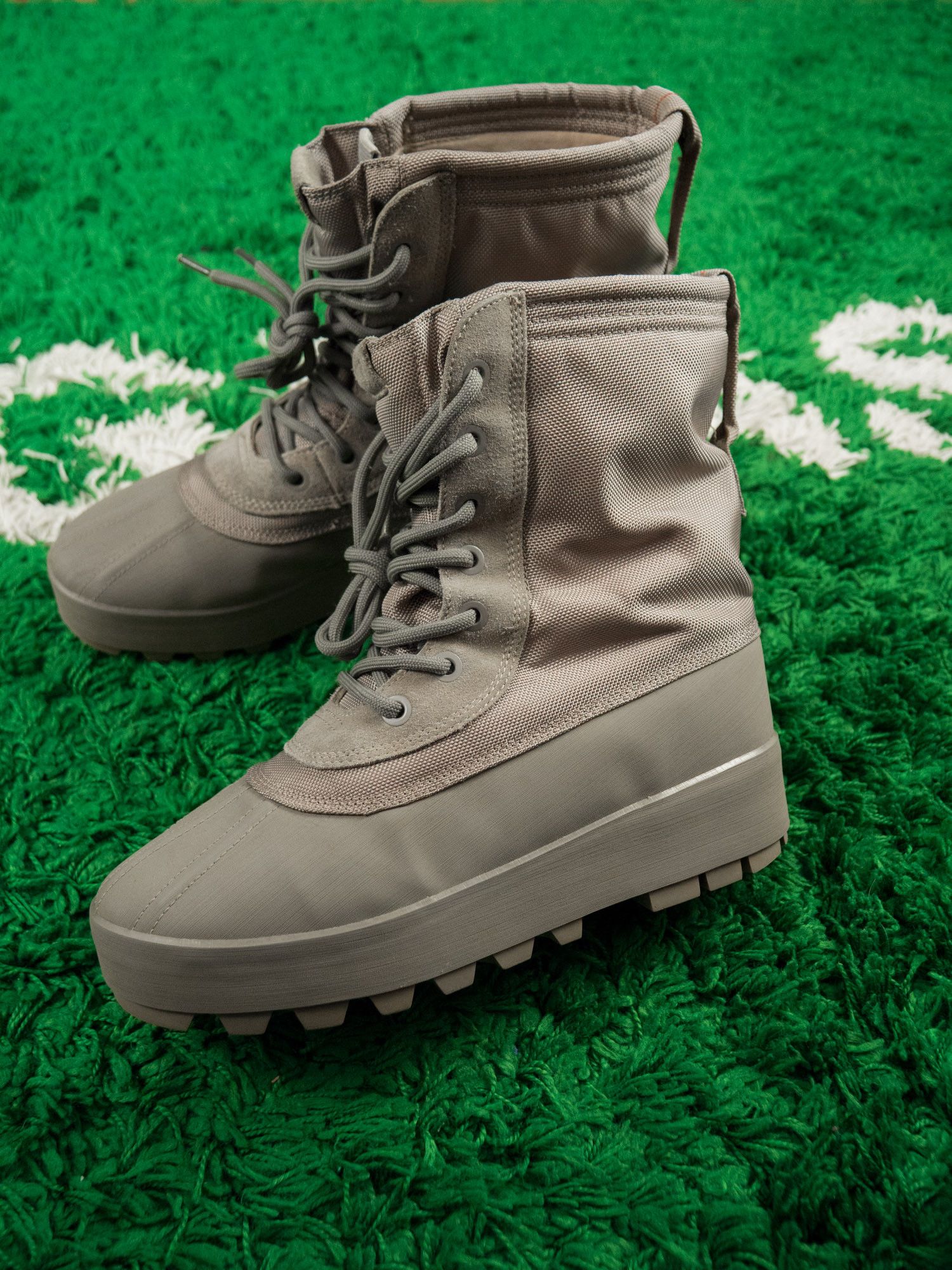 Yeezy RARE! YEEZY 950 Boot Peyote 12 2015 Moon rock duck boot Size US 10.5 / EU 43-44 - 4 Thumbnail