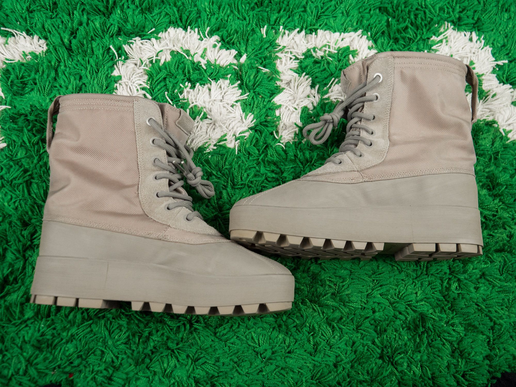 Yeezy RARE! YEEZY 950 Boot Peyote 12 2015 Moon rock duck boot Size US 10.5 / EU 43-44 - 3 Thumbnail