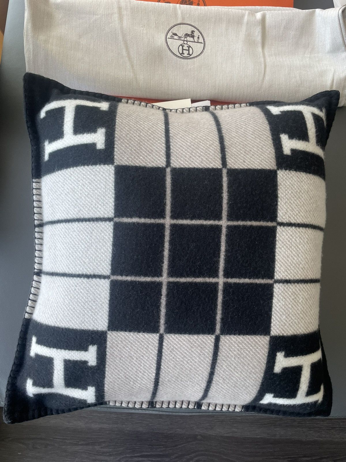 Hermes Iconic Brand New Limited Edition Avalon Cashmere Pillow Size ONE SIZE - 3 Thumbnail