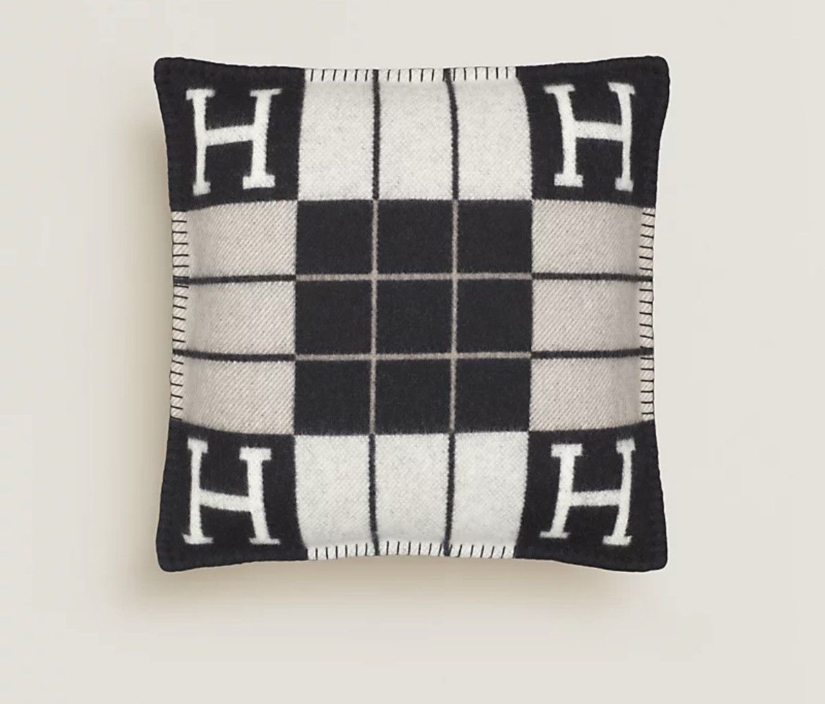 Hermes Iconic Brand New Limited Edition Avalon Cashmere Pillow Size ONE SIZE - 2 Thumbnail