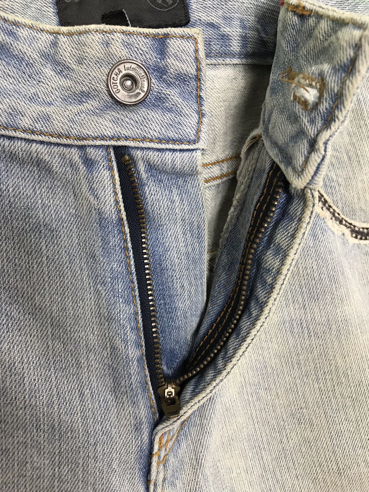 Japanese Brand × Vintage Gotcha Surf Faded Denim Jeans Closed Back Pockets Size US 33 - 7 Thumbnail