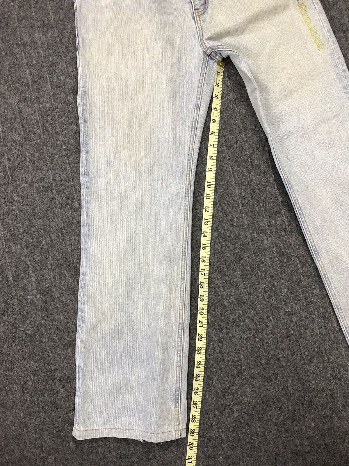 Japanese Brand × Vintage Gotcha Surf Faded Denim Jeans Closed Back Pockets Size US 33 - 19 Thumbnail