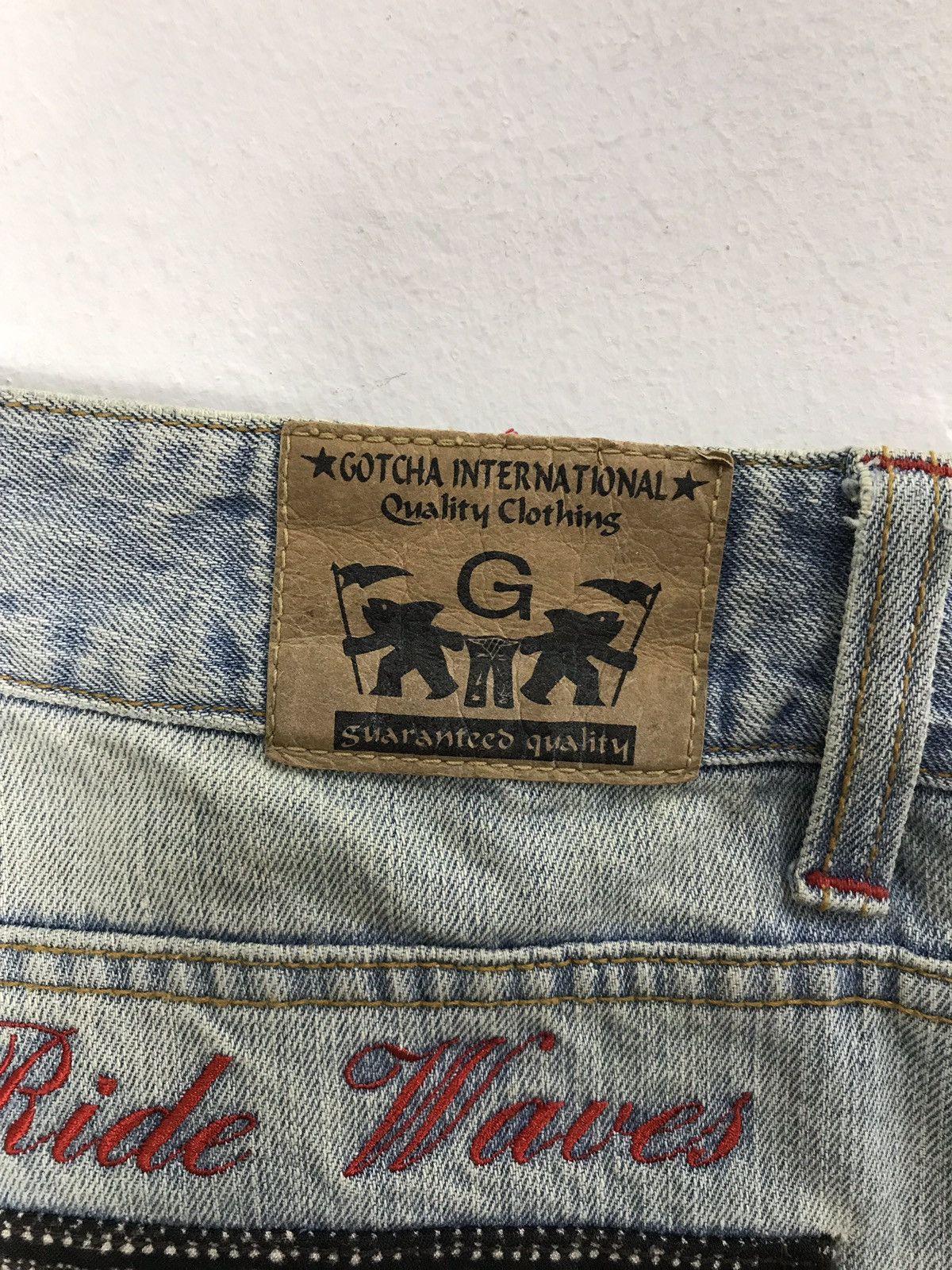 Japanese Brand × Vintage Gotcha Surf Faded Denim Jeans Closed Back Pockets Size US 33 - 11 Thumbnail