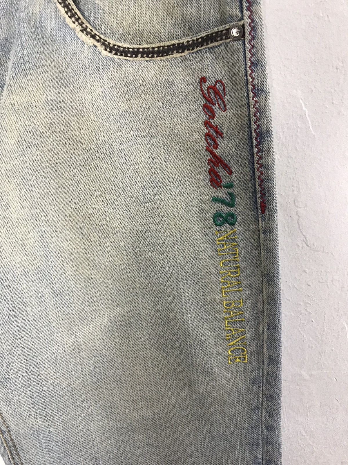 Japanese Brand × Vintage Gotcha Surf Faded Denim Jeans Closed Back Pockets Size US 33 - 4 Thumbnail