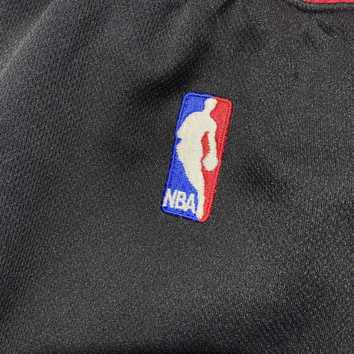 Adidas × NBA Adidas Chicago Bulls Shorts Size US 30 / EU 46 - 4 Thumbnail