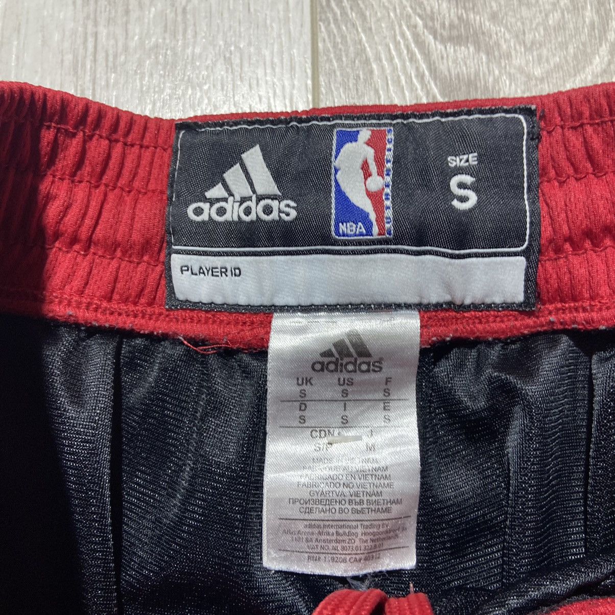 Adidas × NBA Adidas Chicago Bulls Shorts Size US 30 / EU 46 - 8 Thumbnail