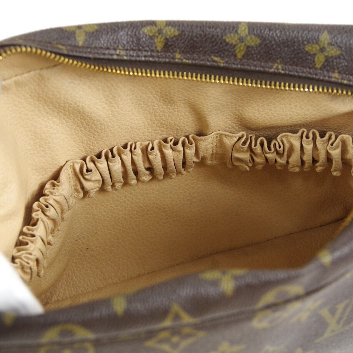Louis Vuitton Monogram Travel Pouch Size ONE SIZE - 9 Thumbnail