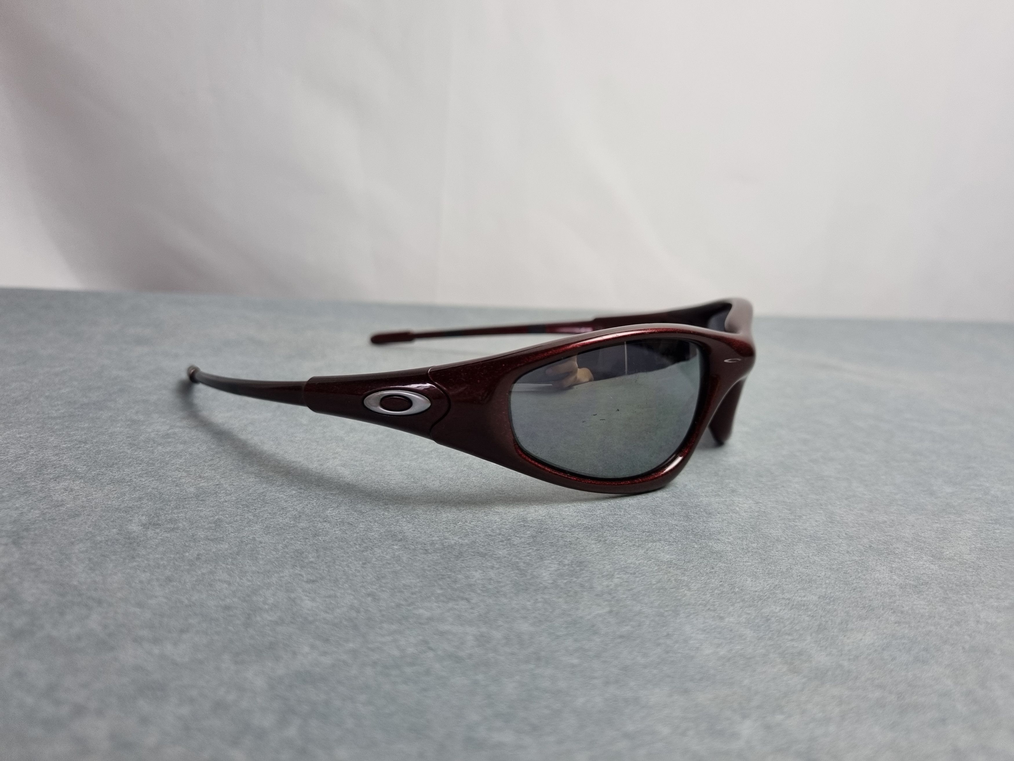 Oakley 90s Iconic OAKLEY Straight Jacket Iridium Blood Sunglasses ...