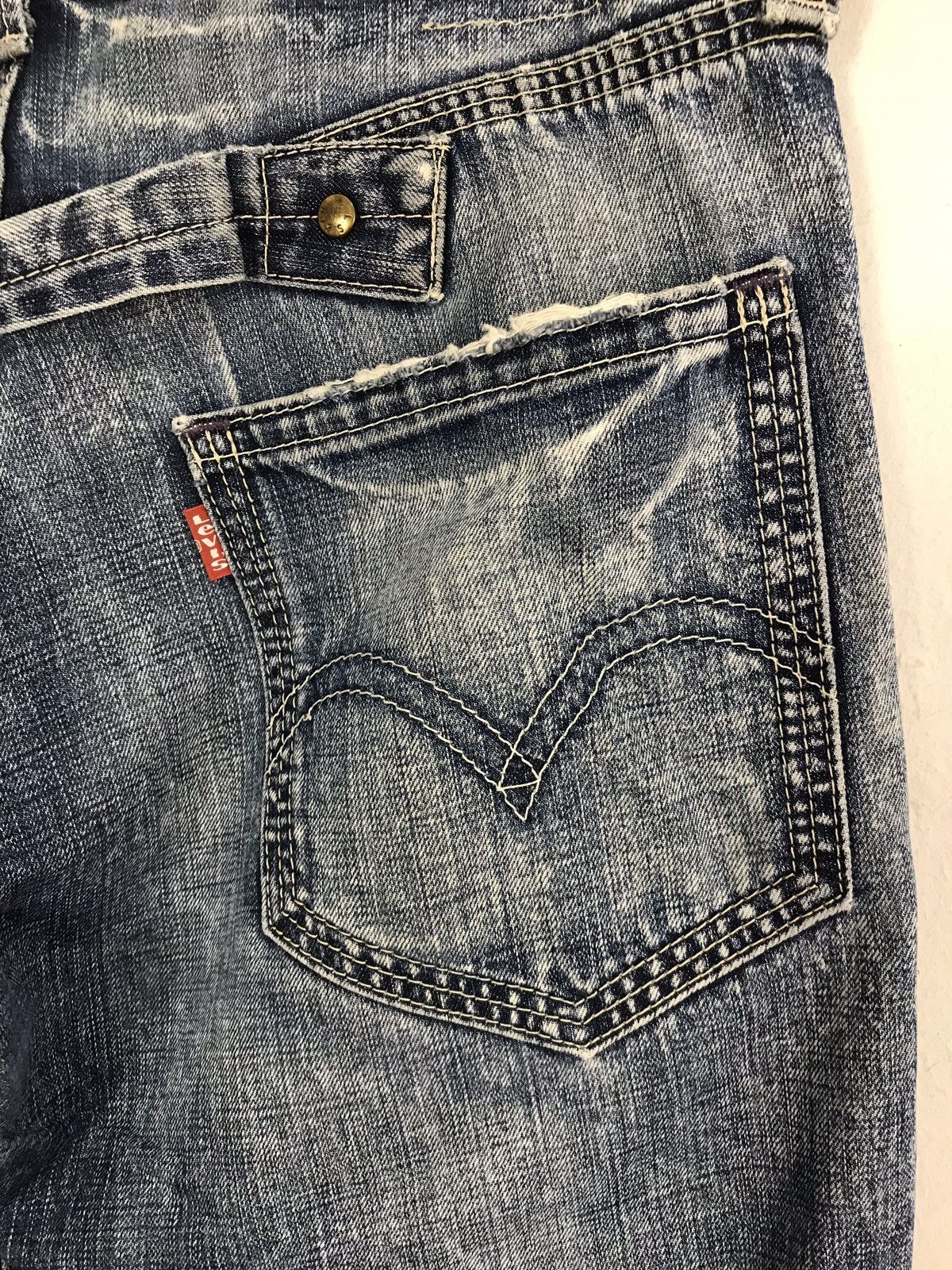 Levi's Vintage Levis Distressed Design Buckle Back Denim Jeans Size US 33 - 11 Thumbnail