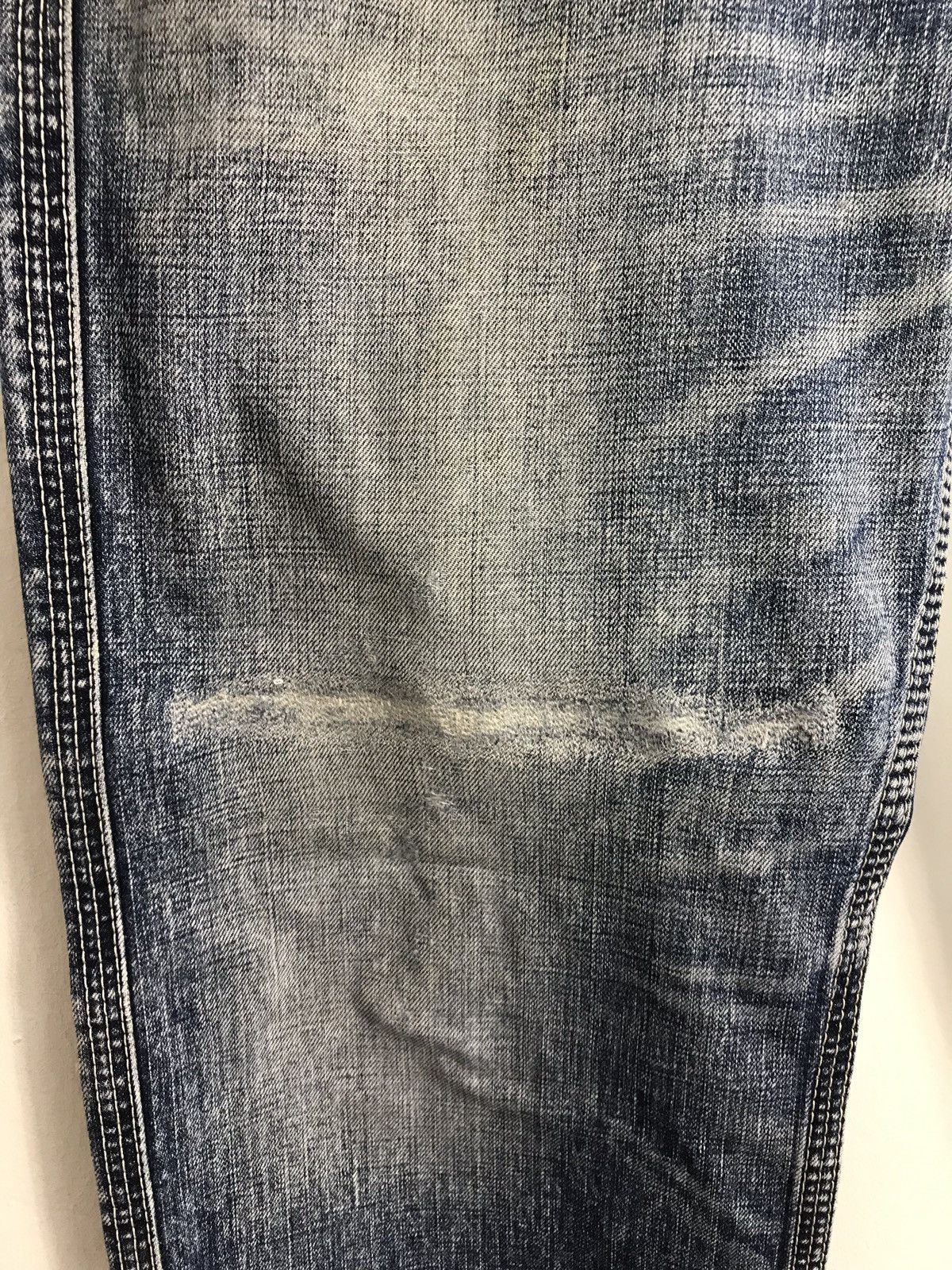 Levi's Vintage Levis Distressed Design Buckle Back Denim Jeans Size US 33 - 6 Thumbnail