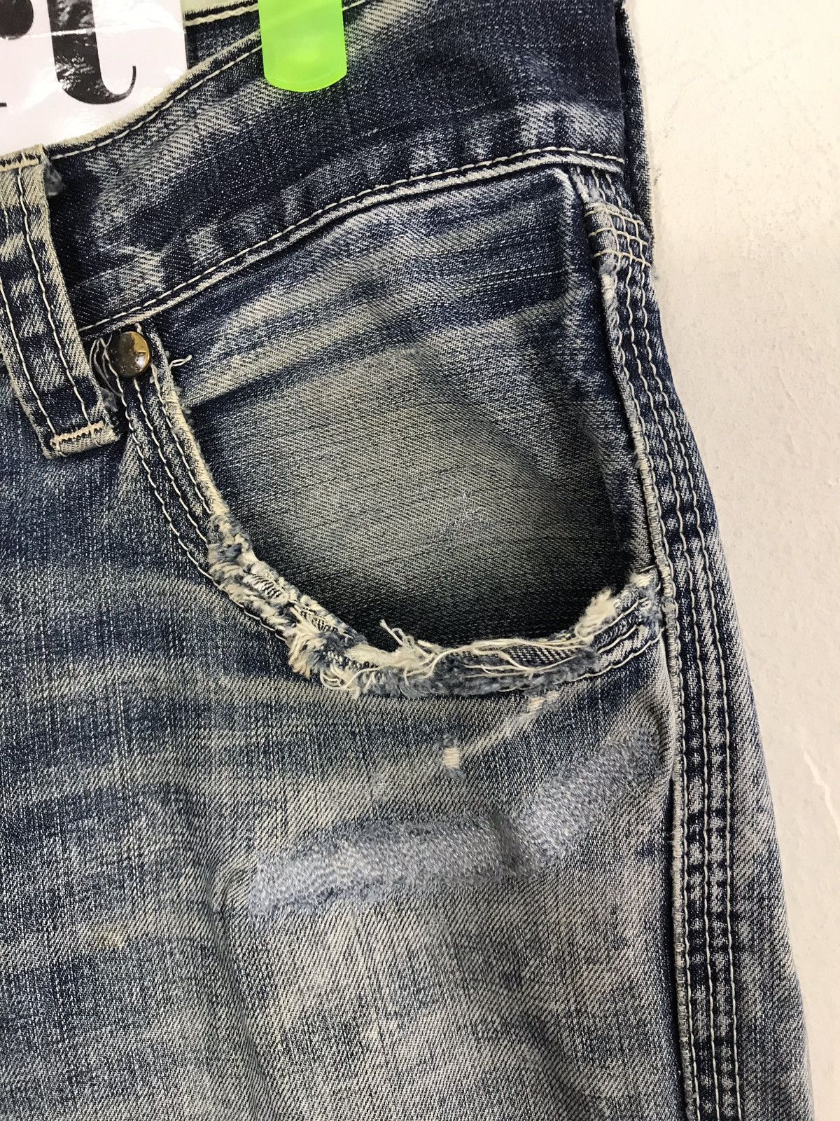 Levi's Vintage Levis Distressed Design Buckle Back Denim Jeans Size US 33 - 5 Thumbnail