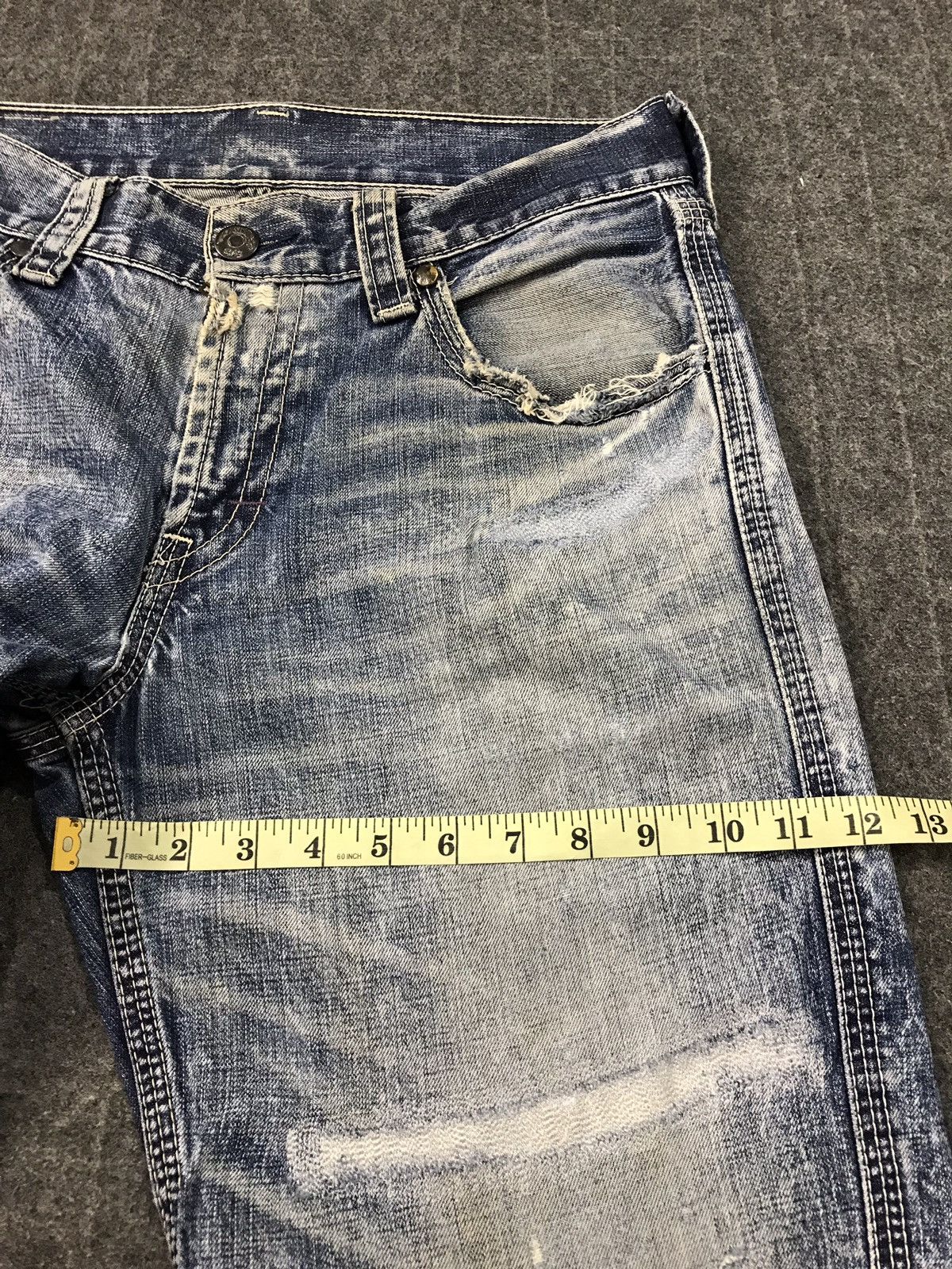 Levi's Vintage Levis Distressed Design Buckle Back Denim Jeans Size US 33 - 21 Thumbnail