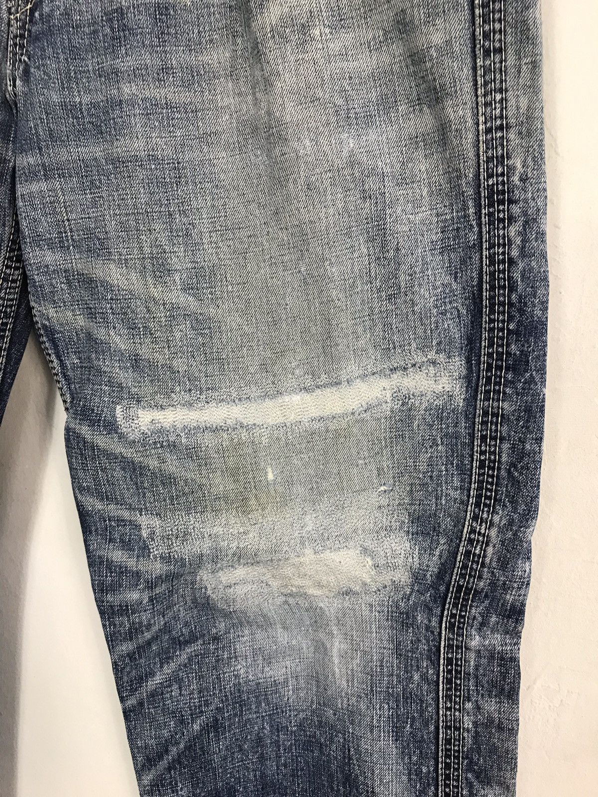 Levi's Vintage Levis Distressed Design Buckle Back Denim Jeans Size US 33 - 4 Thumbnail