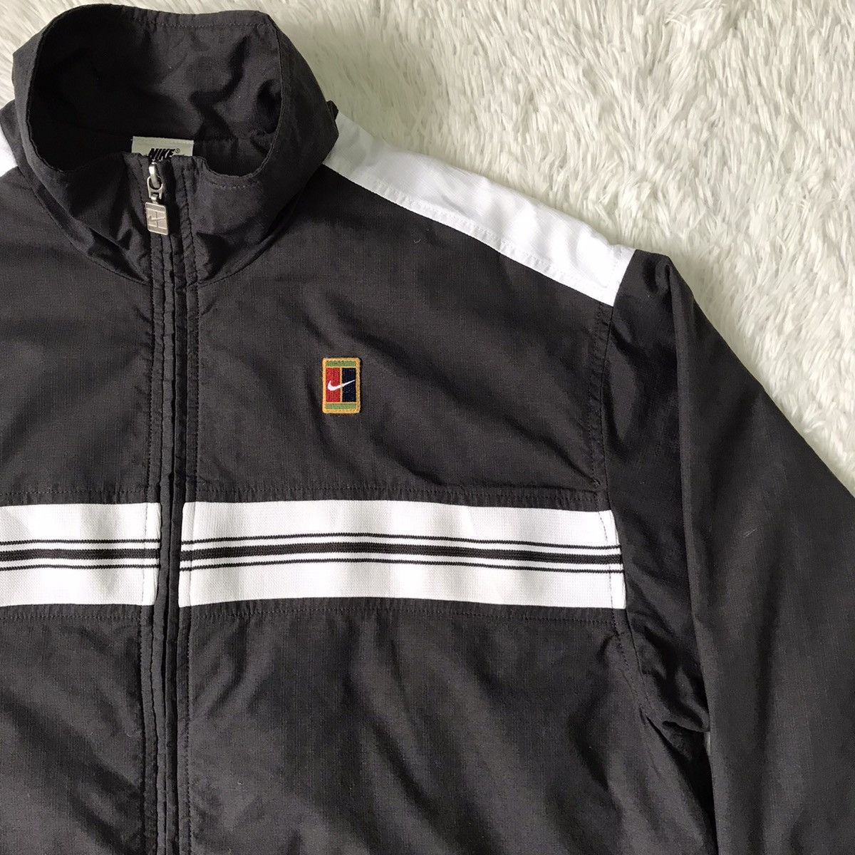 Nike Vtg 90s Nike Court Small Logo Jacket Size US M / EU 48-50 / 2 - 4 Thumbnail