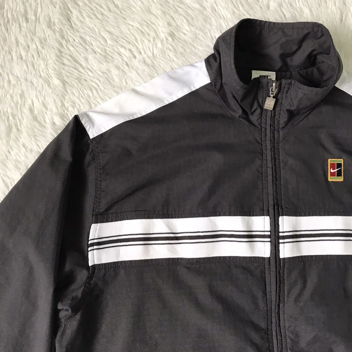 Nike Vtg 90s Nike Court Small Logo Jacket Size US M / EU 48-50 / 2 - 3 Thumbnail