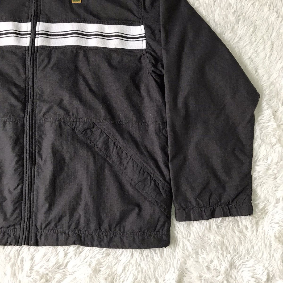 Nike Vtg 90s Nike Court Small Logo Jacket Size US M / EU 48-50 / 2 - 5 Thumbnail