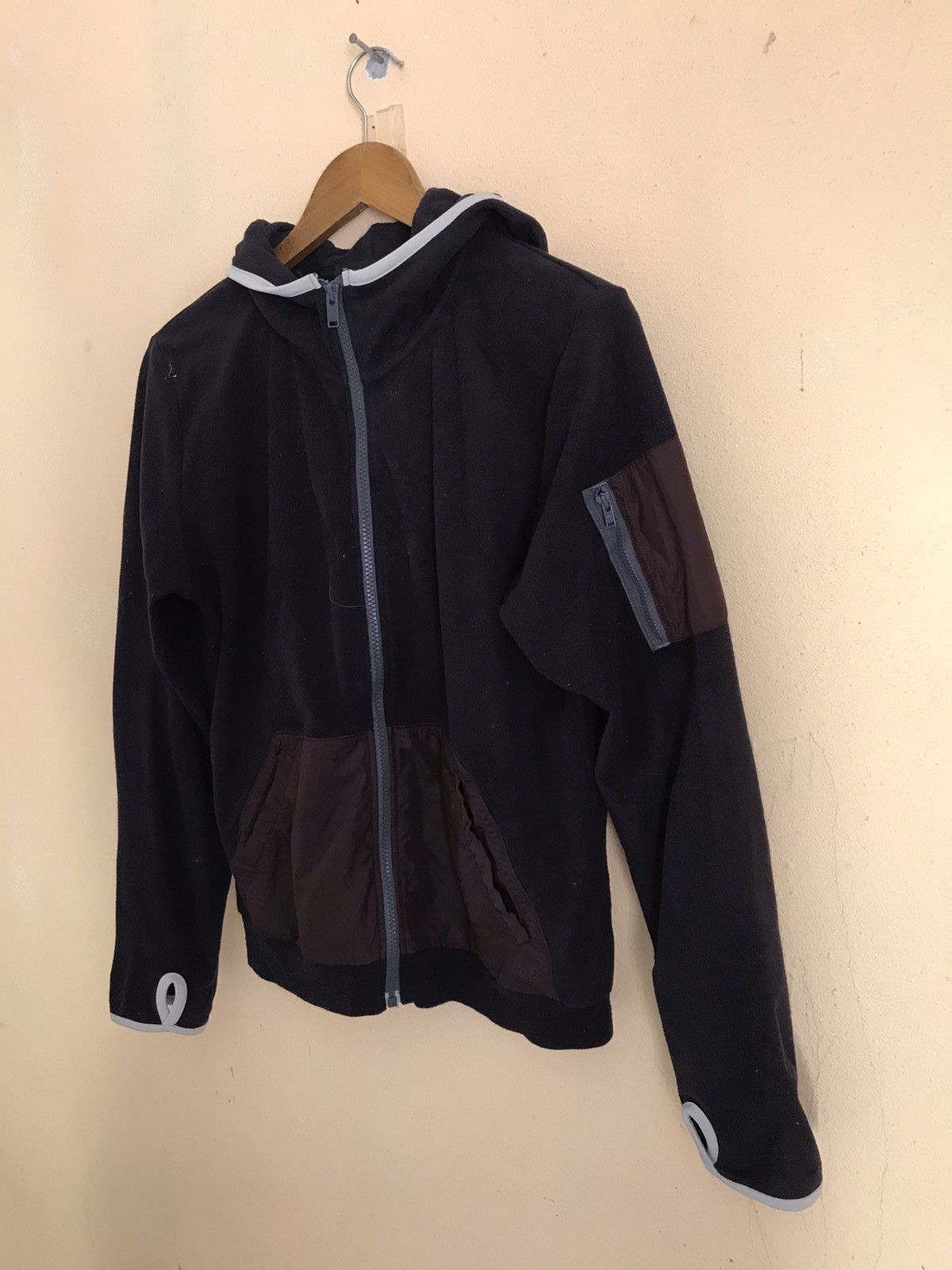 Undercover × Uniqlo UNIQLO UNDERCOVER FLEECE JACKET HOODIE Size US S / EU 44-46 / 1 - 3 Thumbnail