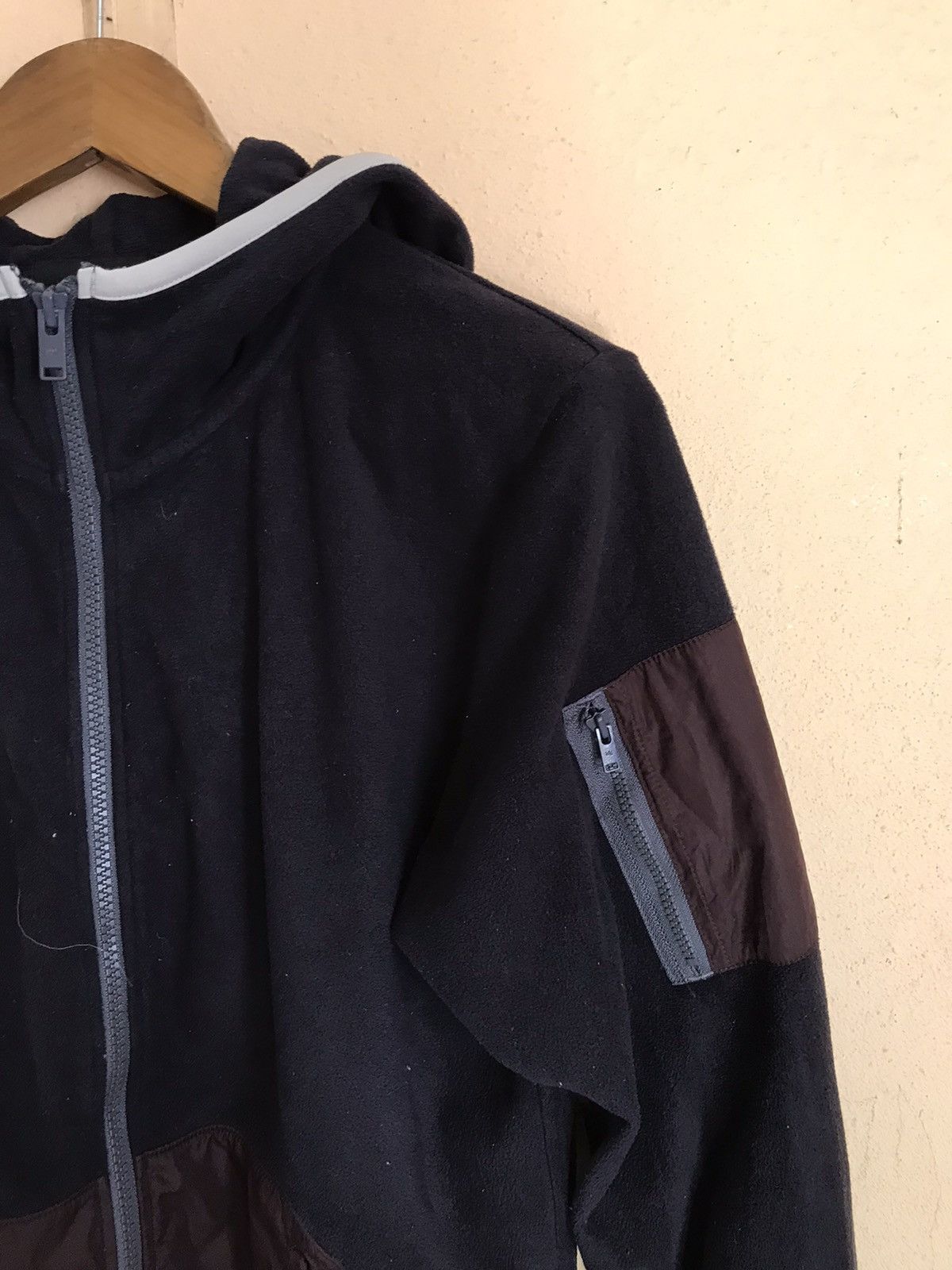 Undercover × Uniqlo UNIQLO UNDERCOVER FLEECE JACKET HOODIE Size US S / EU 44-46 / 1 - 8 Thumbnail