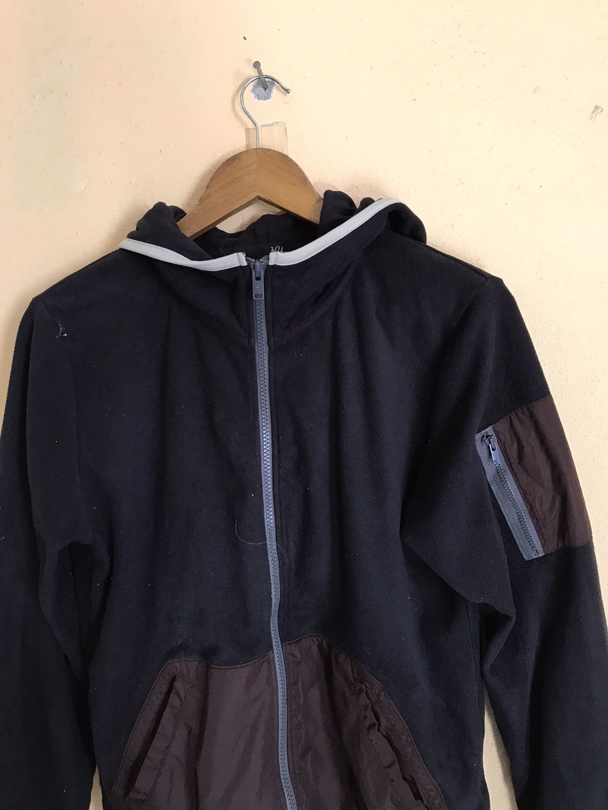 Undercover × Uniqlo UNIQLO UNDERCOVER FLEECE JACKET HOODIE Size US S / EU 44-46 / 1 - 5 Thumbnail