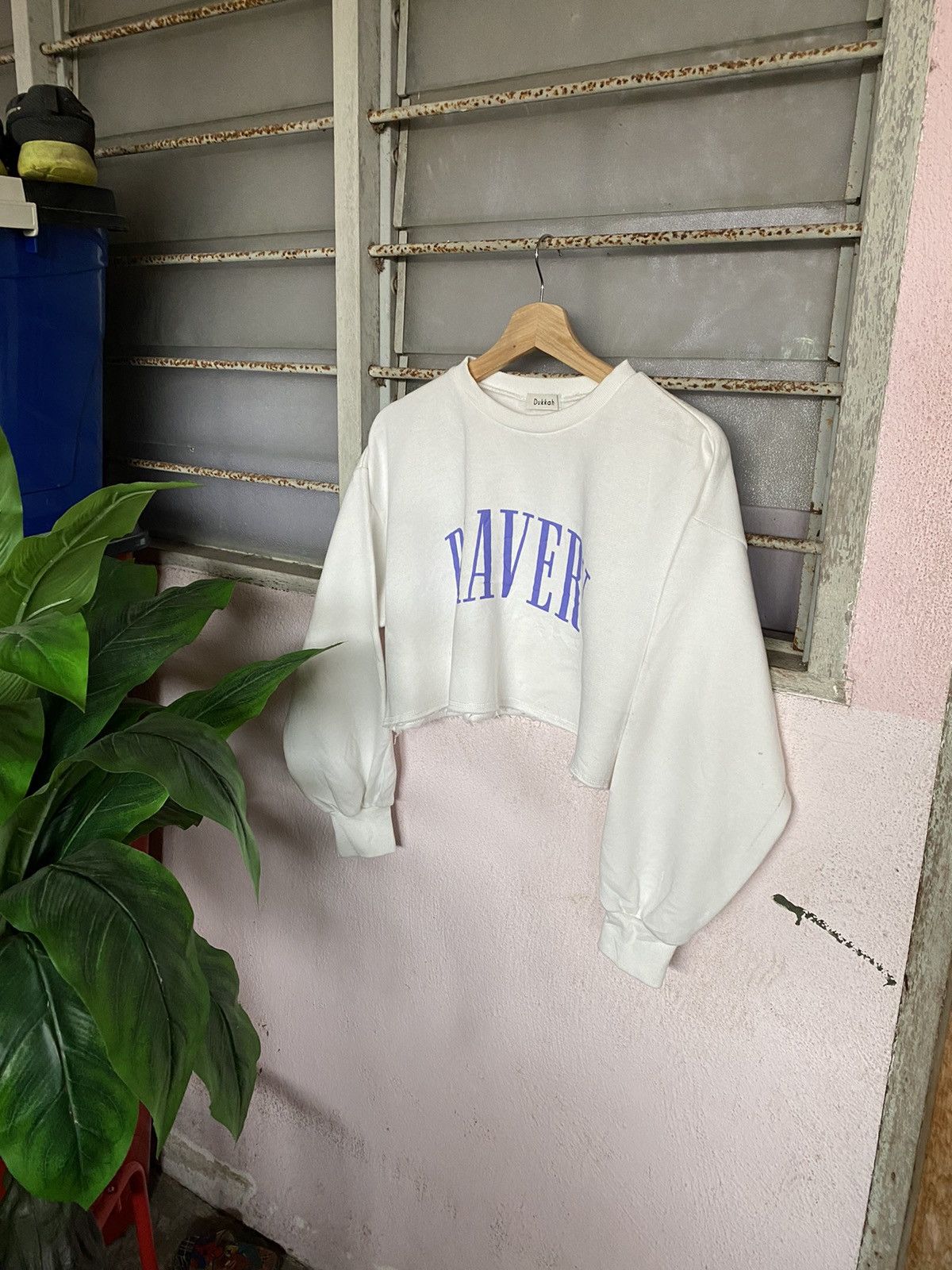 Vintage Dukkah Bravery Spellout Cropped