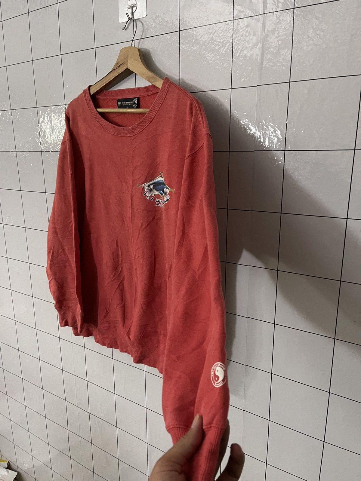 Vintage Vintage T&C Surf Boards Hawaii Big Logo Sweatshirt Size US XL / EU 56 / 4 - 5 Thumbnail
