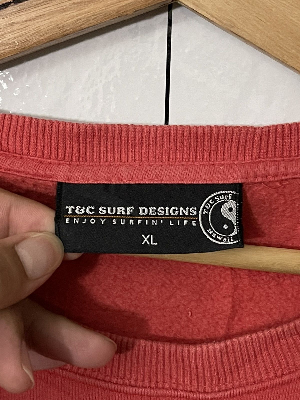 Vintage Vintage T&C Surf Boards Hawaii Big Logo Sweatshirt Size US XL / EU 56 / 4 - 7 Thumbnail