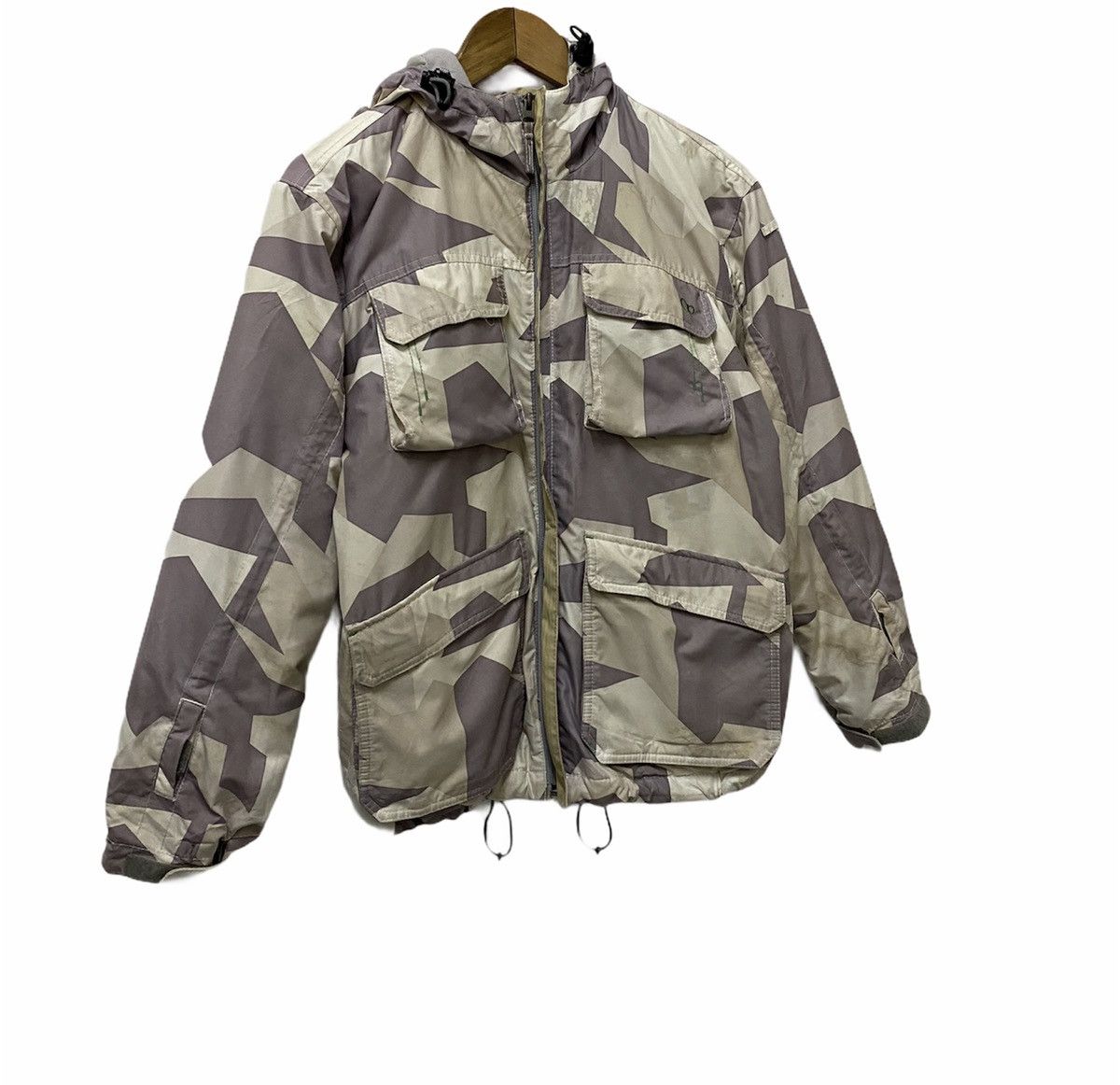 Japanese Brand × Vintage MILITARY CAMOUFLAGE MULTI POCKET PUFFER JACKET Size US S / EU 44-46 / 1 - 4 Thumbnail