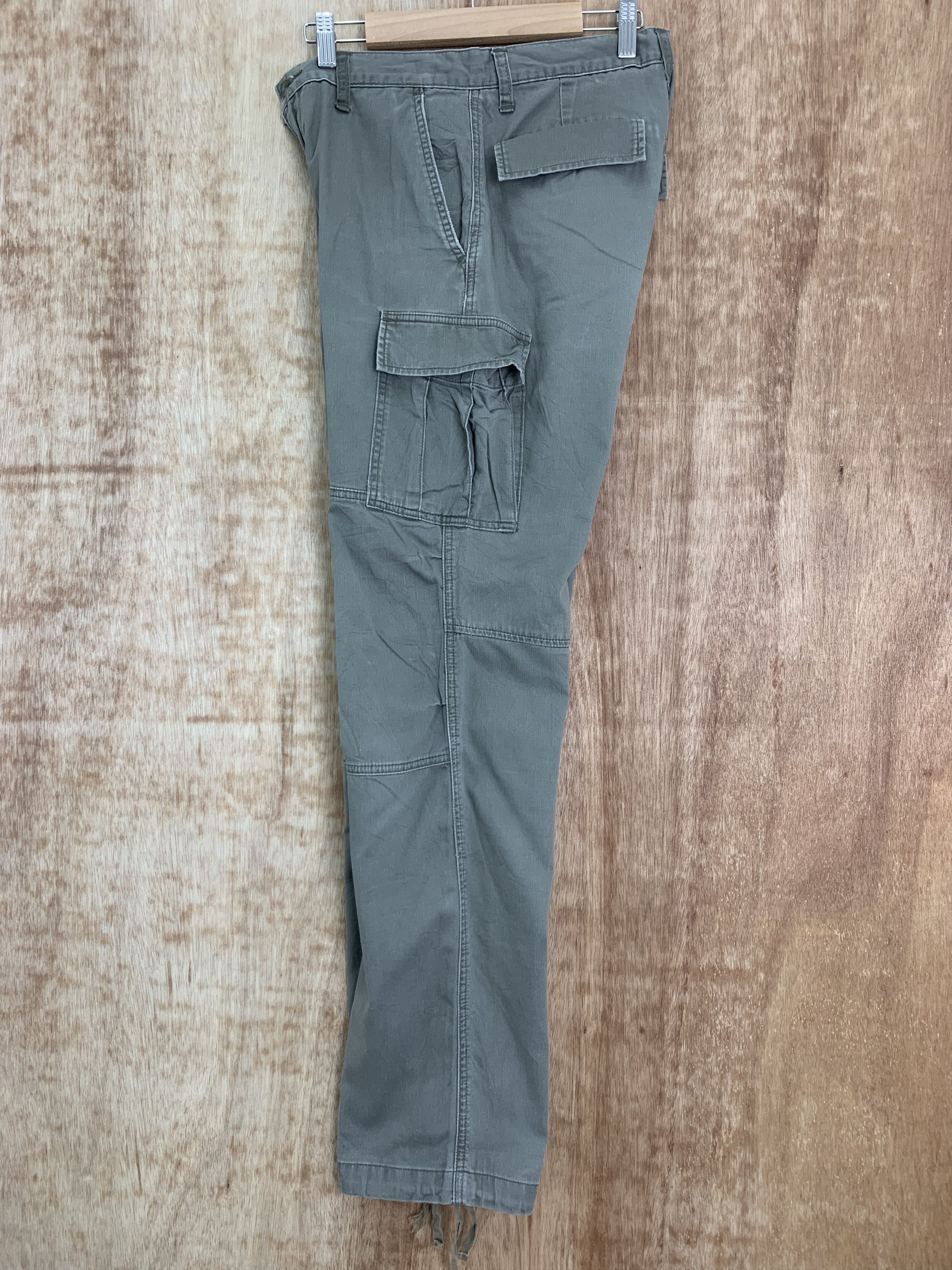 LOWRYS FARM Cargo Pants Lowrs Farm Multipocket Travis Scott Style Size US 27 - 14 Thumbnail