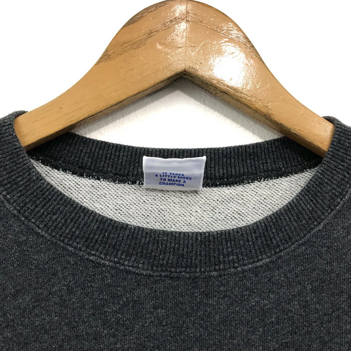 Champion × Japanese Brand Vintage Champion Sweatshirt Champion Crewneck Champion Size US S / EU 44-46 / 1 - 6 Thumbnail