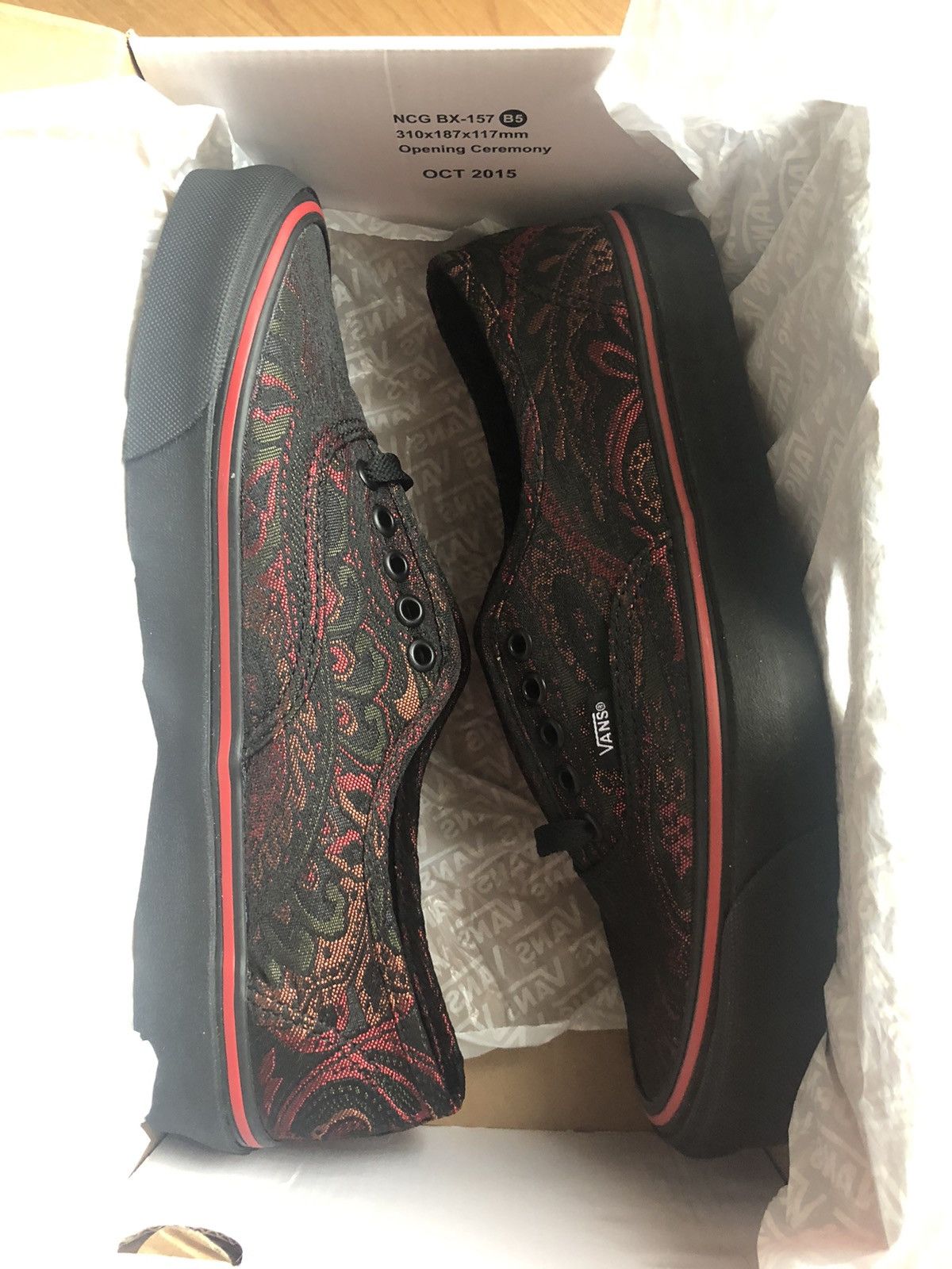 Opening Ceremony × Vans Opening Ceremony x Vans Vault “Paisley” Tango Red/Black Size US 9 / EU 42 - 4 Thumbnail