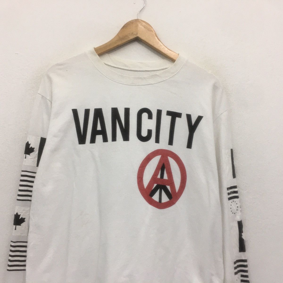 Japanese Brand BLVCK VANCITY Sweatshirt Crewneck Size US M / EU 48-50 / 2 - 3 Thumbnail