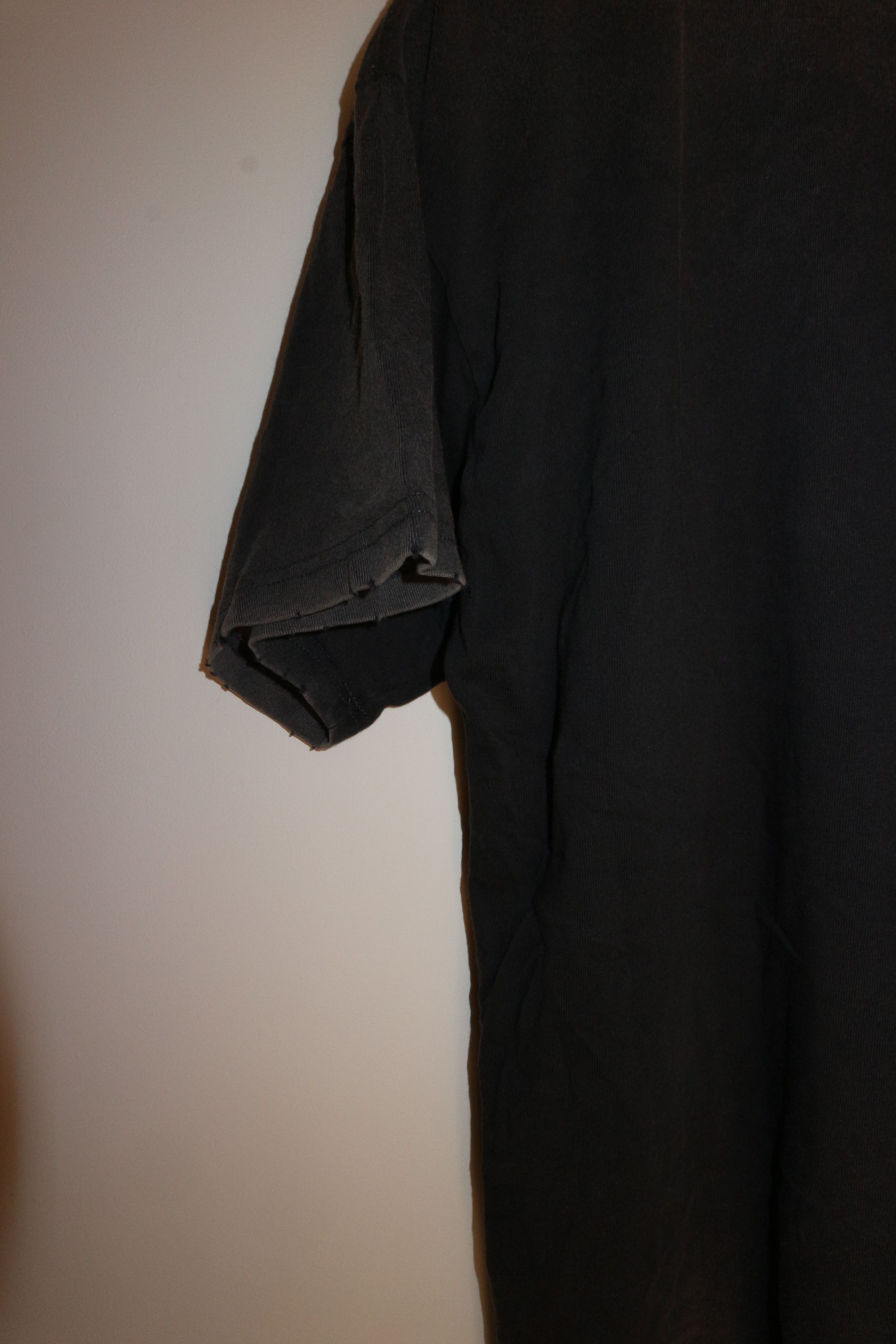 Represent Clo. Brand new Vintage 'Reign in pain' t-shirt Size US M / EU 48-50 / 2 - 8 Thumbnail