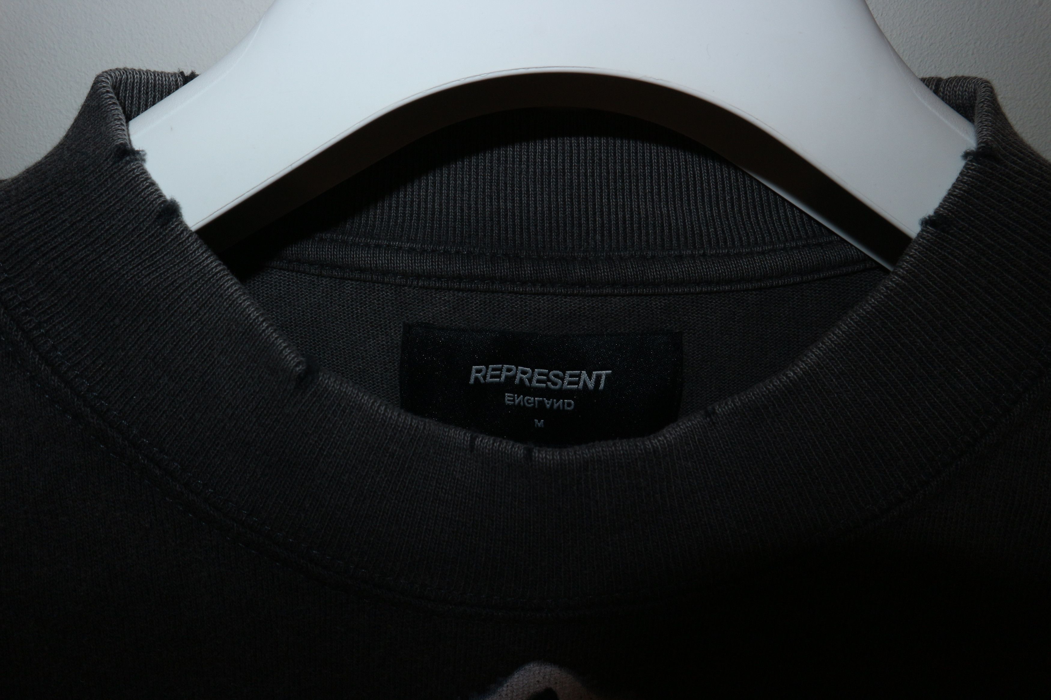 Represent Clo. Brand new Vintage 'Reign in pain' t-shirt Size US M / EU 48-50 / 2 - 4 Thumbnail