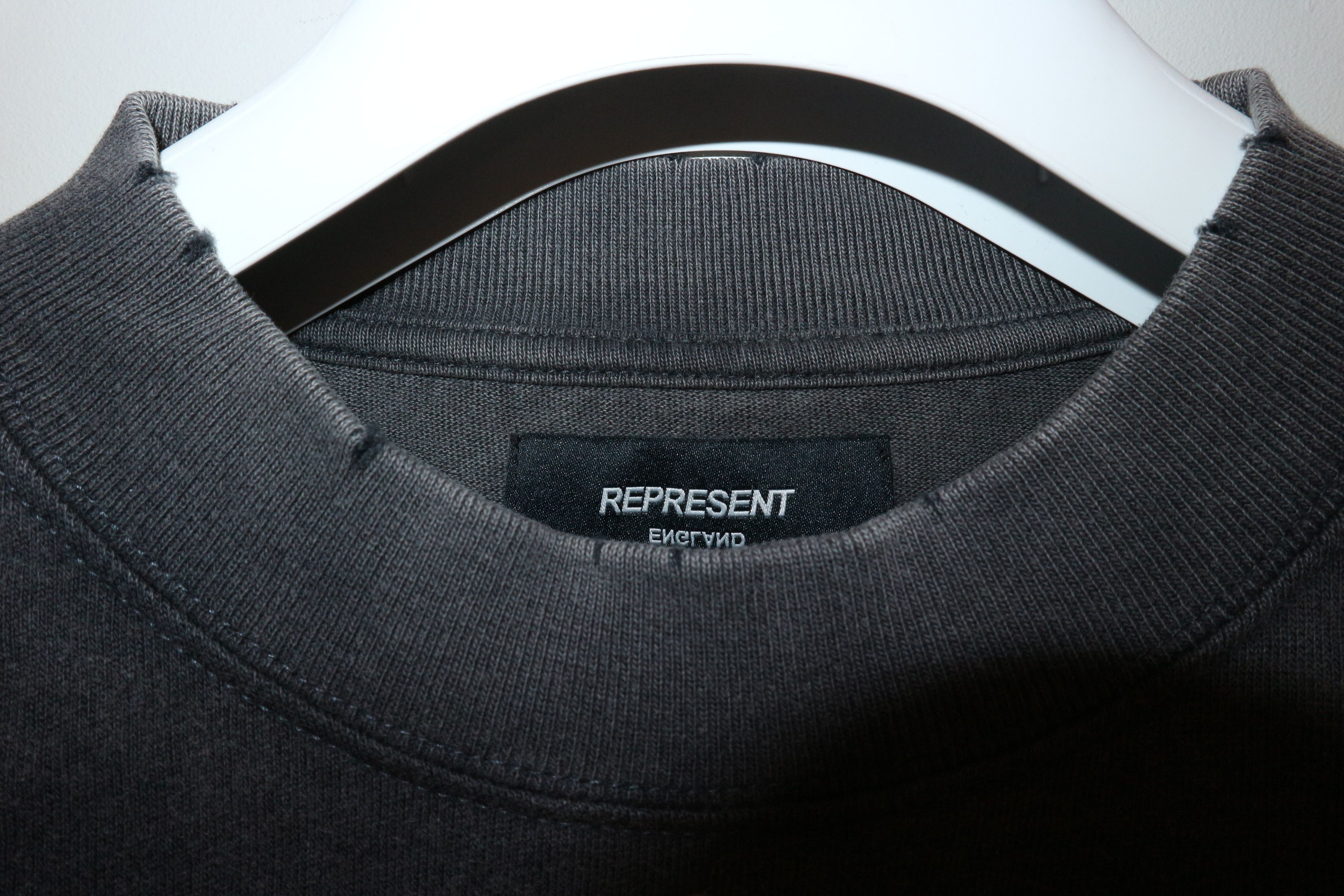 Represent Clo. Brand new Vintage 'Reign in pain' t-shirt Size US M / EU 48-50 / 2 - 3 Thumbnail