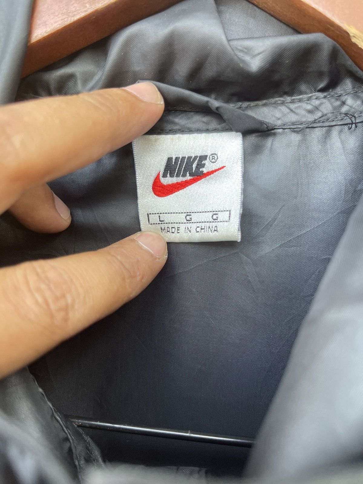 Nike Vintage 90s Nike Light Jacket Size US L / EU 52-54 / 3 - 3 Thumbnail