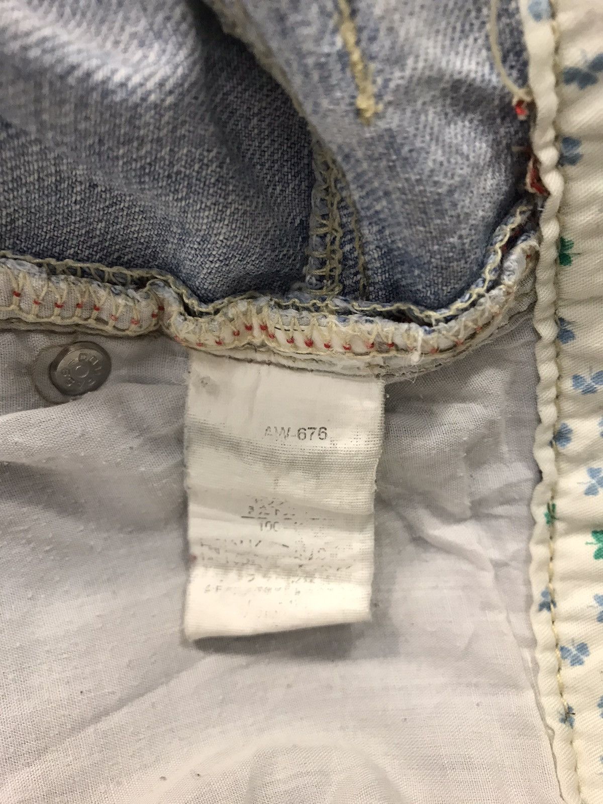 Japanese Brand × Vintage Uniqlo Jeans Light Indigo Straight Cut Style Design Size 42 Size US 40 / EU 56 - 7 Thumbnail