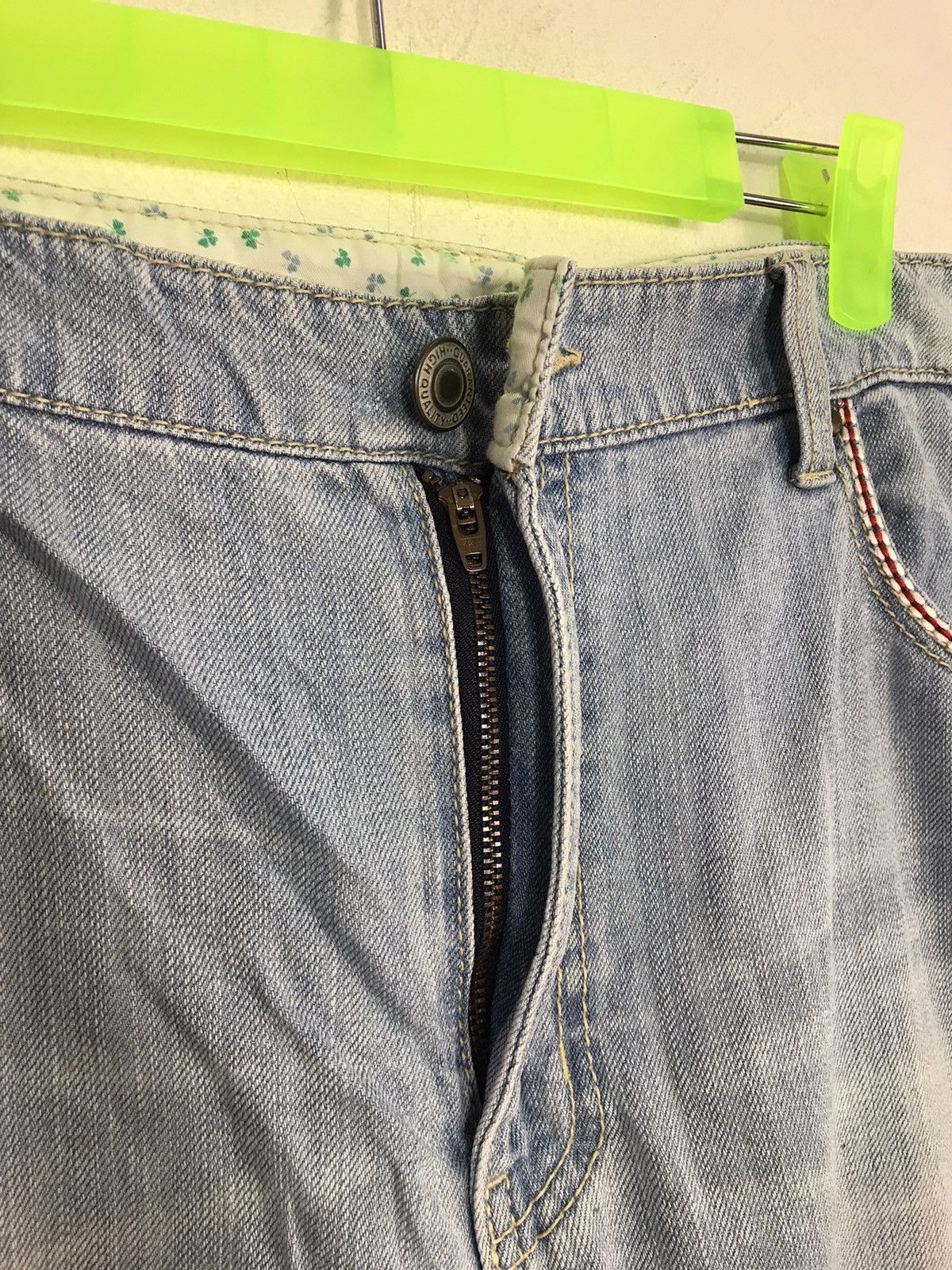 Japanese Brand × Vintage Uniqlo Jeans Light Indigo Straight Cut Style Design Size 42 Size US 40 / EU 56 - 5 Thumbnail