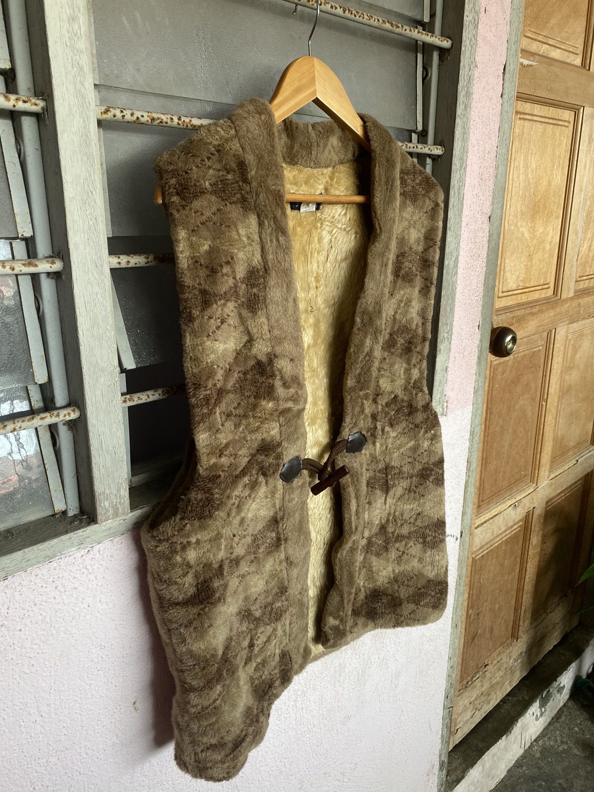 Japanese Brand ⚡️Steals⚡️ Japanese Traditional Faux Fur Vest Size US M / EU 48-50 / 2 - 4 Thumbnail