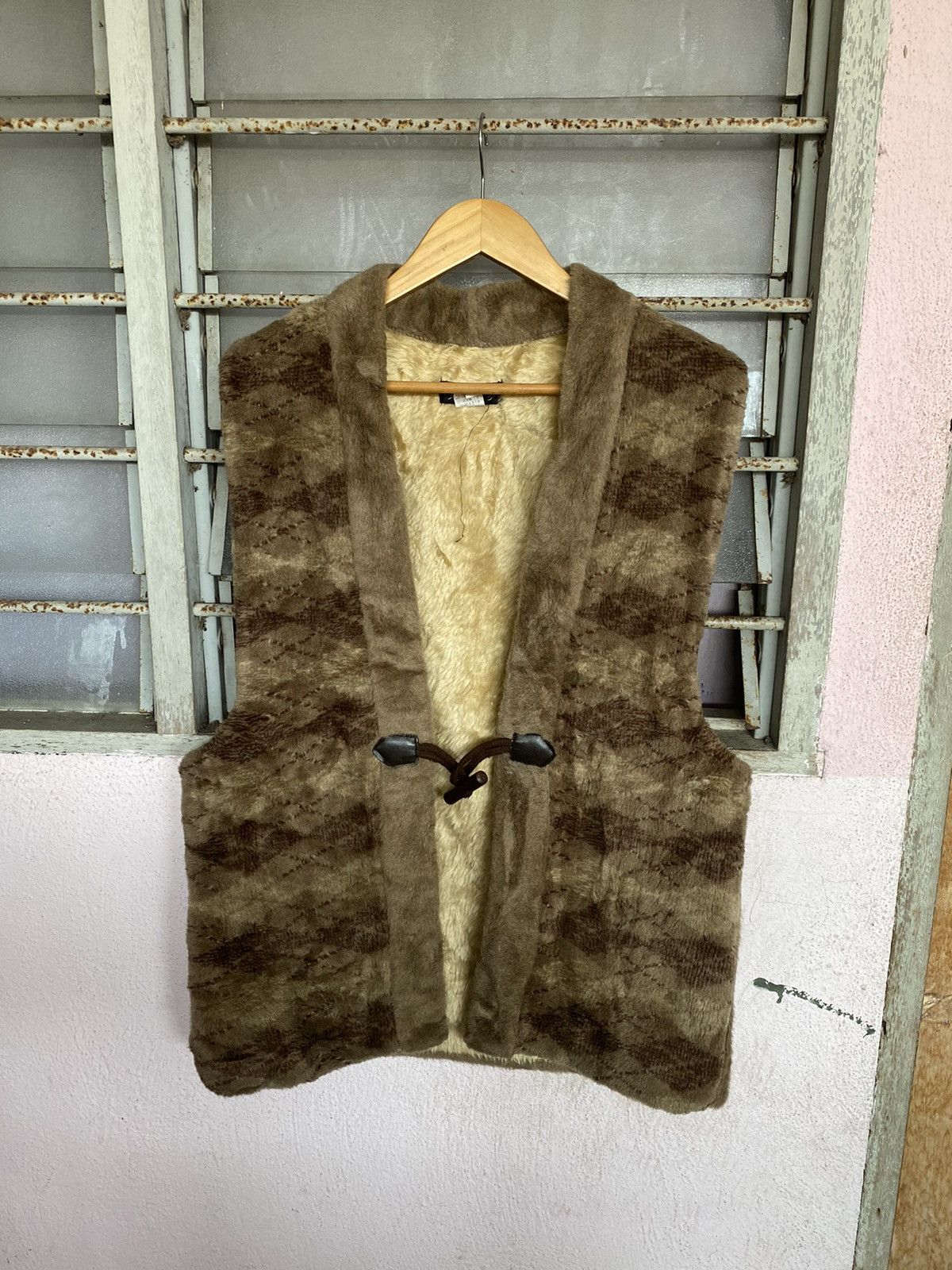 Japanese Brand ⚡️Steals⚡️ Japanese Traditional Faux Fur Vest Size US M / EU 48-50 / 2 - 5 Thumbnail