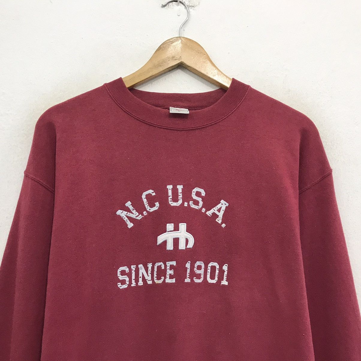 Hanes × Vintage Vintage Hanes Sweatshirt Crewneck Biglogo NC USA Since 1901 Size US M / EU 48-50 / 2 - 2 Thumbnail