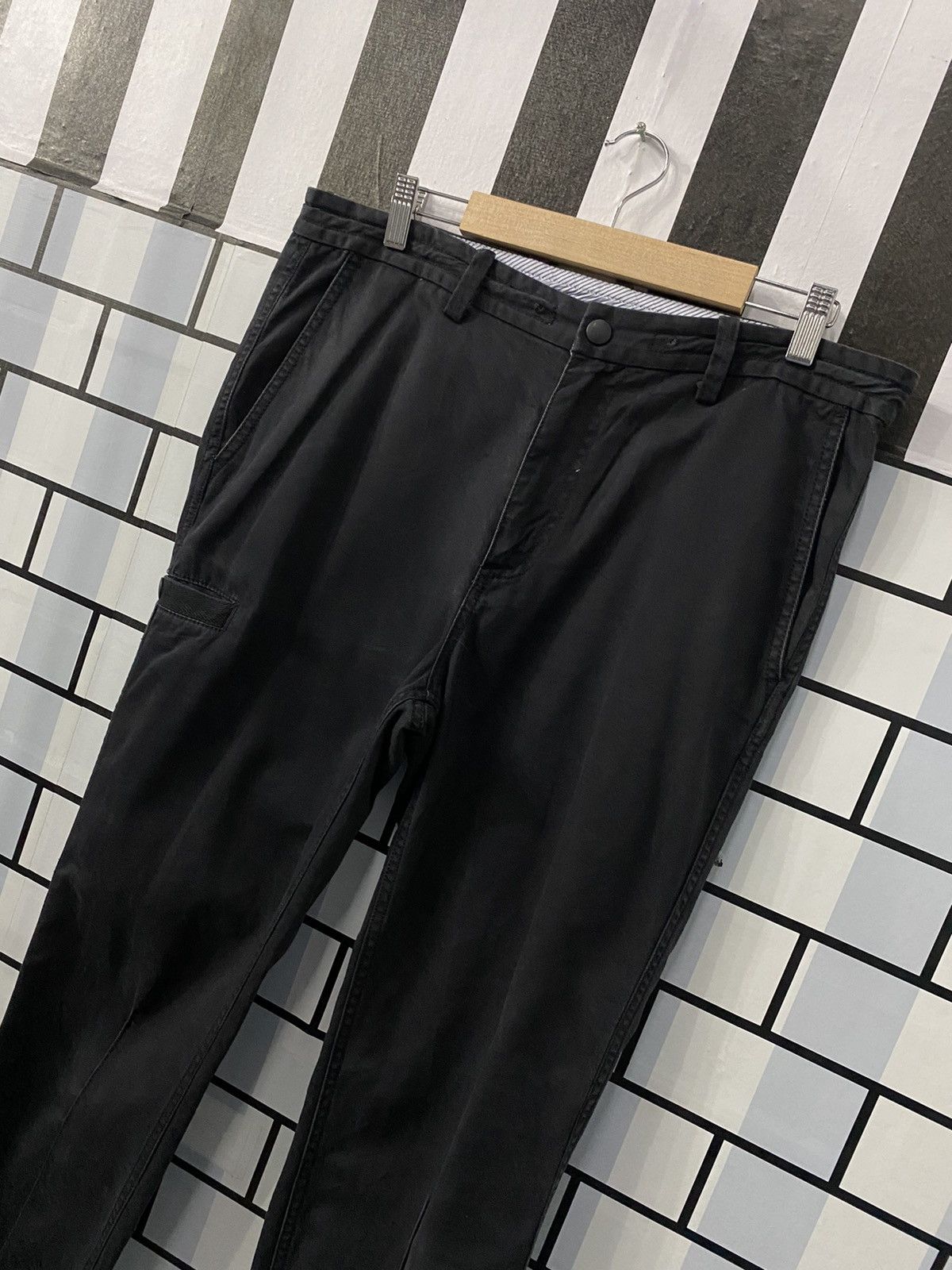 Designer × Japanese Brand Frequent Japan Black Cargo Jogger Pants Size US 33 - 6 Thumbnail