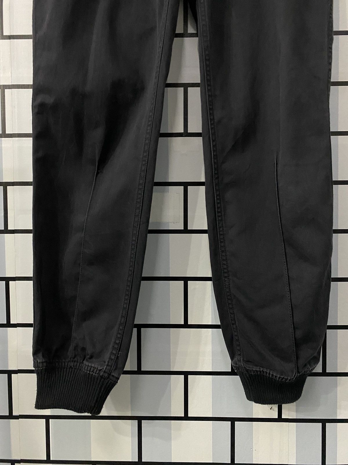 Designer × Japanese Brand Frequent Japan Black Cargo Jogger Pants Size US 33 - 4 Thumbnail