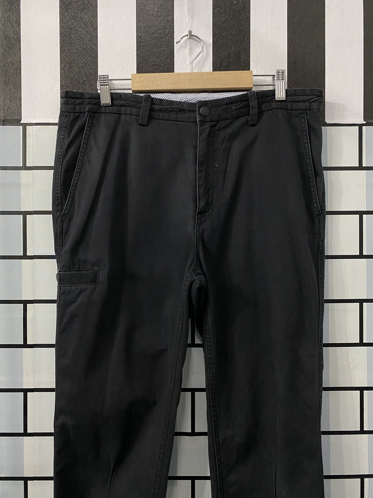 Designer × Japanese Brand Frequent Japan Black Cargo Jogger Pants Size US 33 - 3 Thumbnail