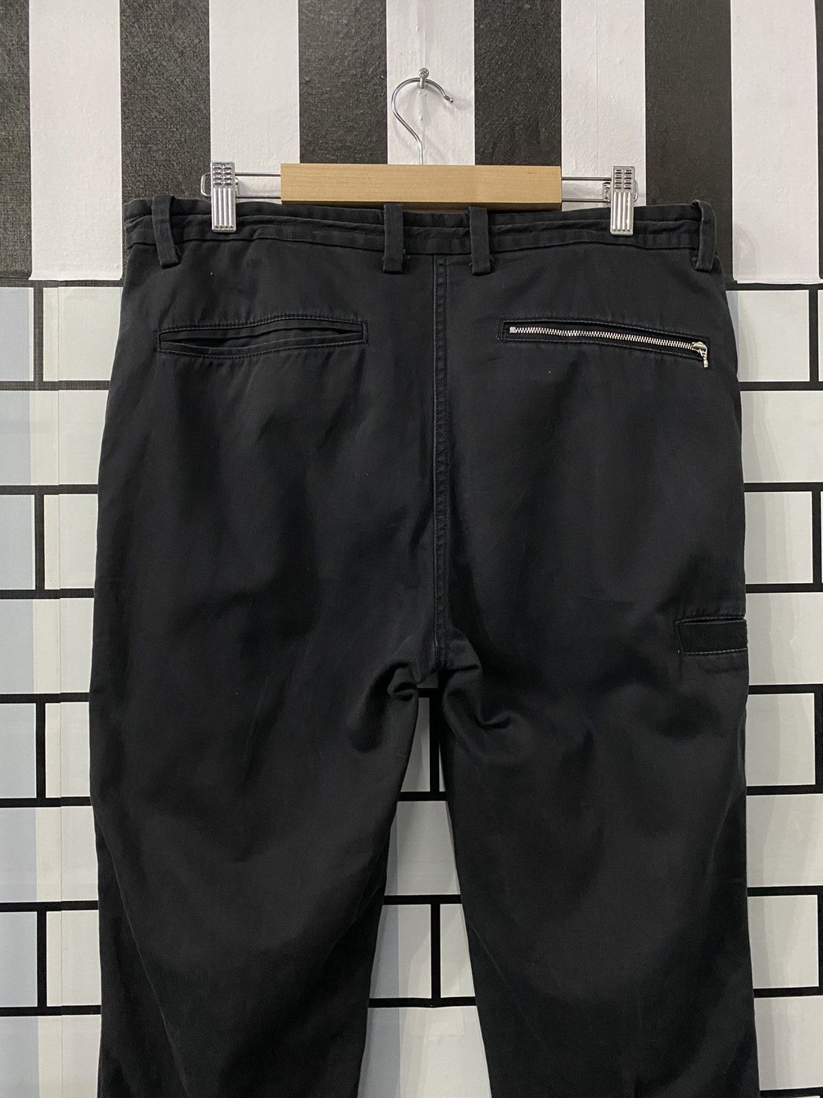 Designer × Japanese Brand Frequent Japan Black Cargo Jogger Pants Size US 33 - 8 Thumbnail