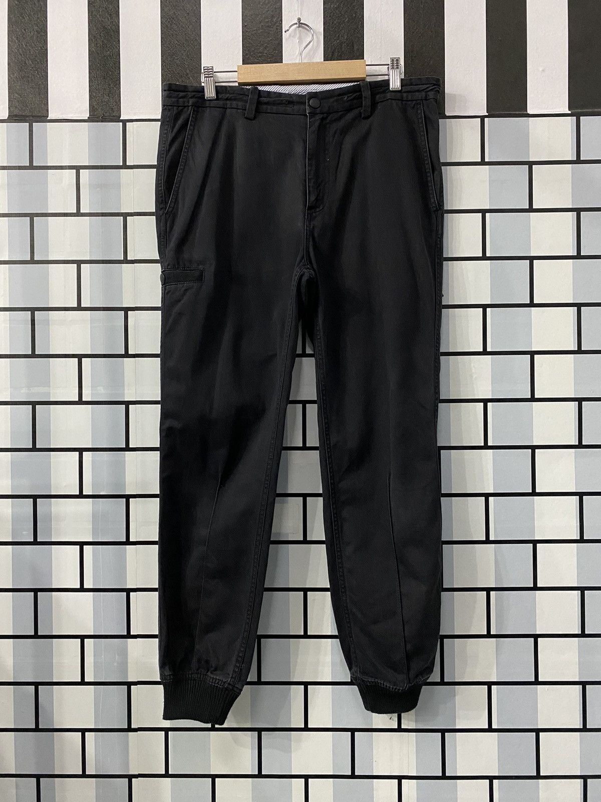 Frequent Japan Black Cargo Jogger Pants