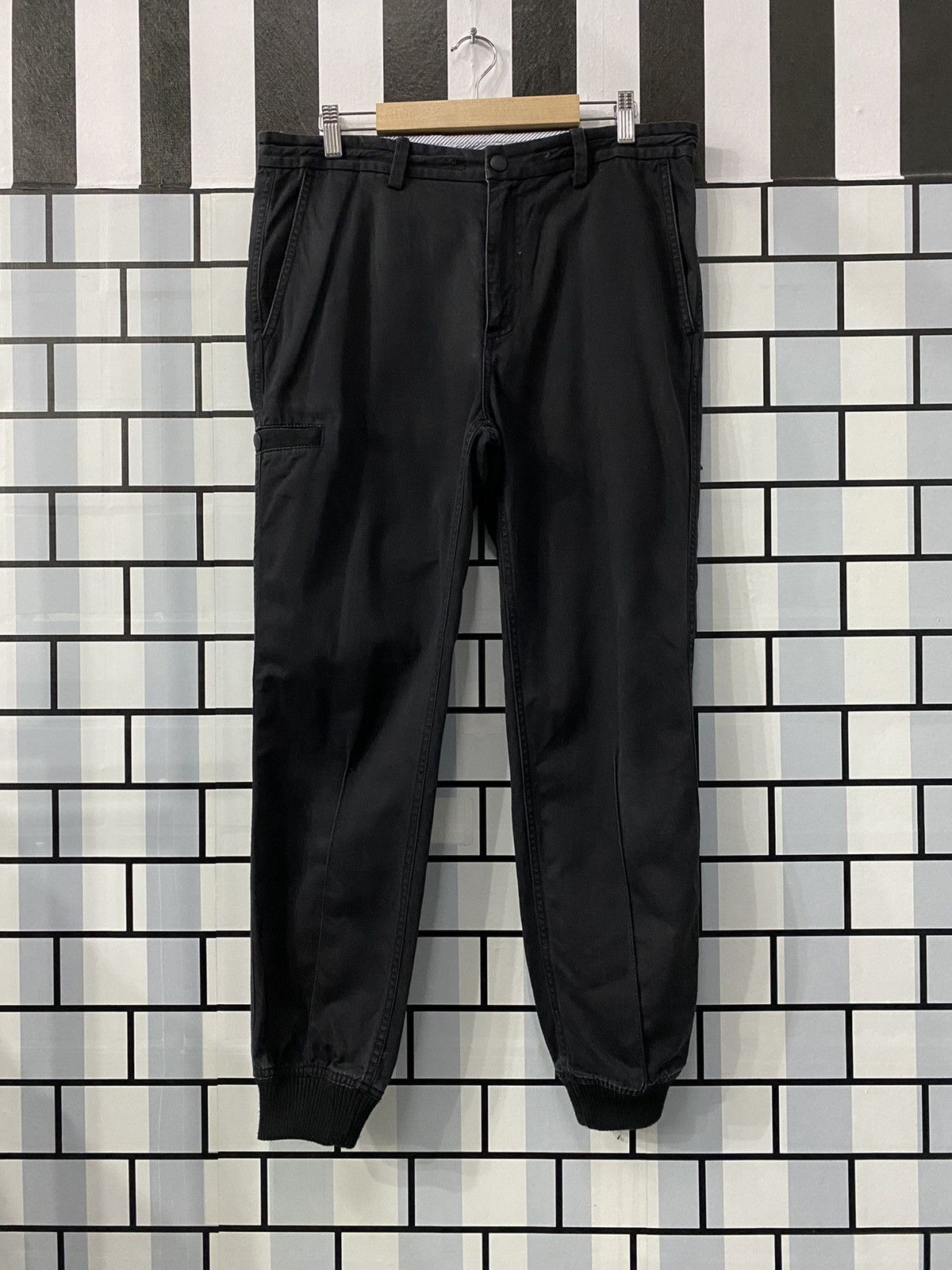 Image of Designer Frequent Japan Black Cargo Jogger Pants, Men's (Size 33)